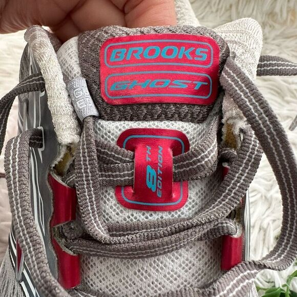 BROOKS Women’s Ghost 8 Gray Merallic Silver Pink Running Shoes sz 8.5 Wide - Picture 9 of 10